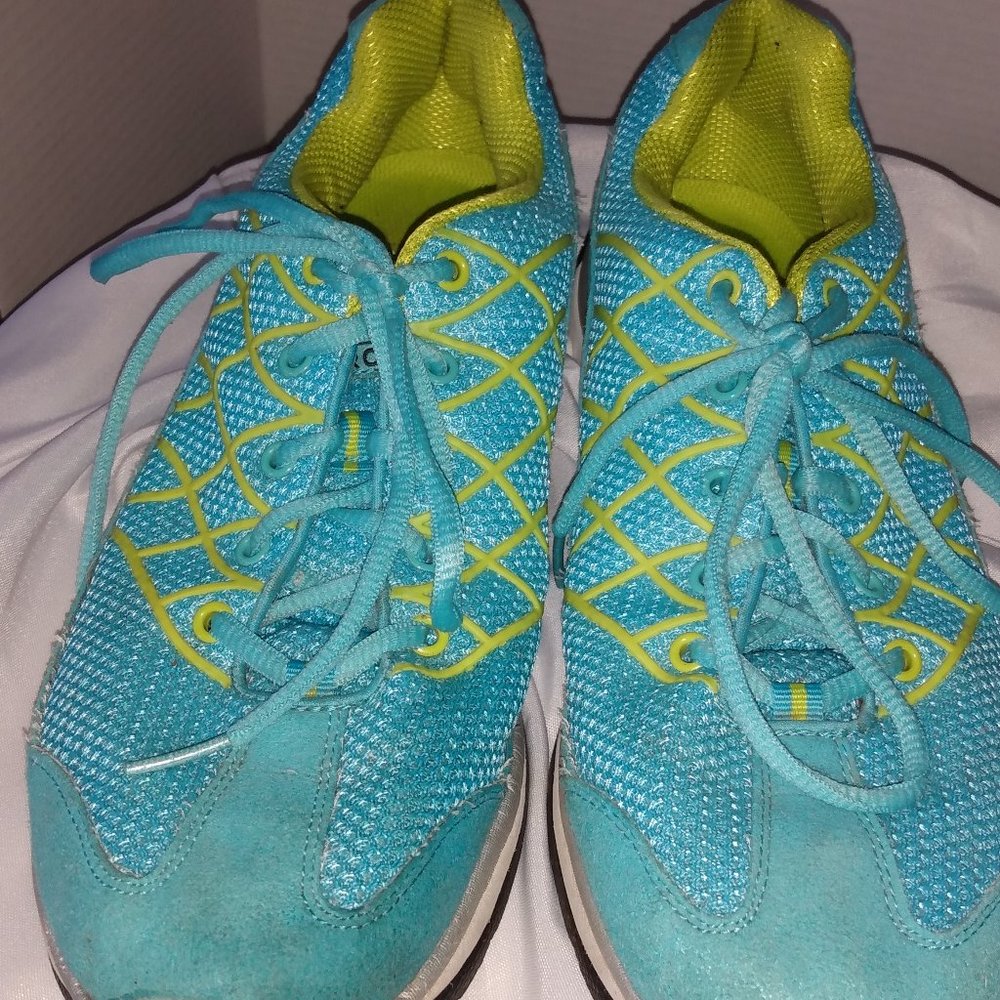 ABEO WOMEN SNEAKERS SIZE 11
